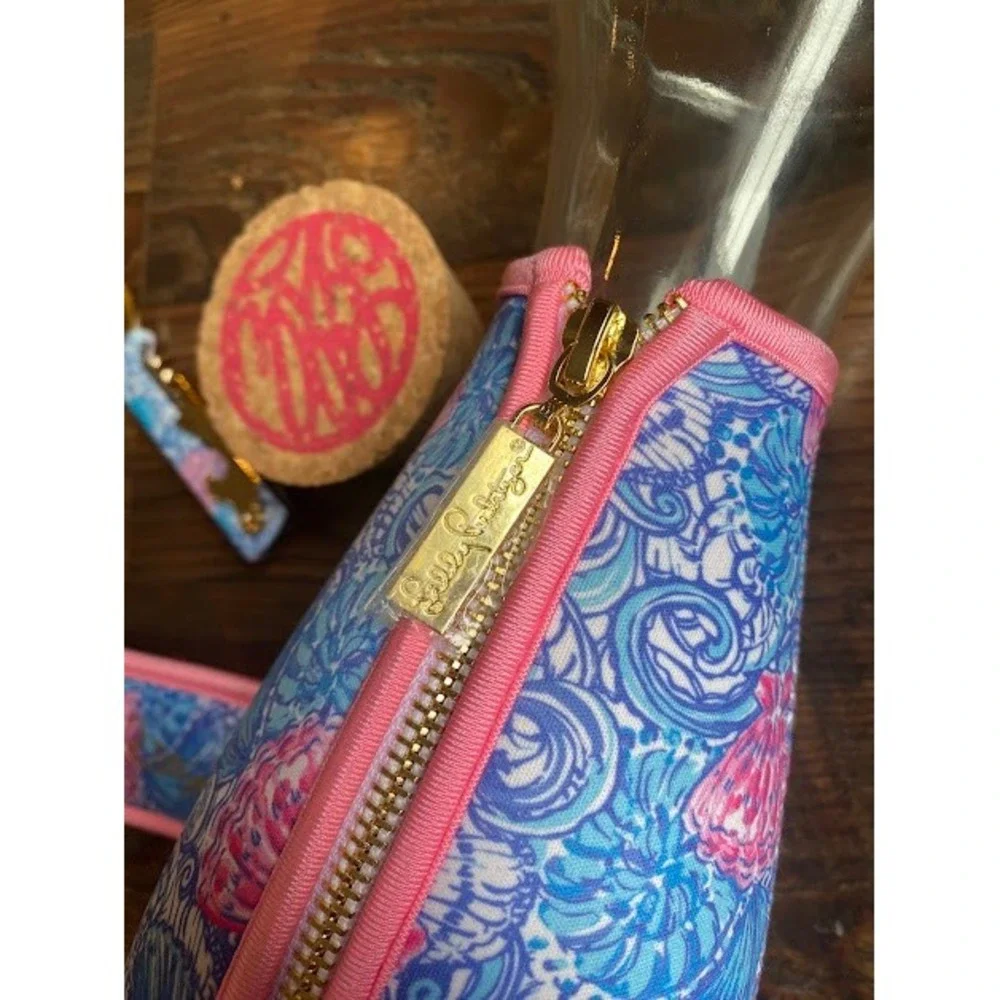 Lilly Pulitzer Wine Bar Set Carafe Neoprene Sleeve Corkscrew Coaster Seashell‎